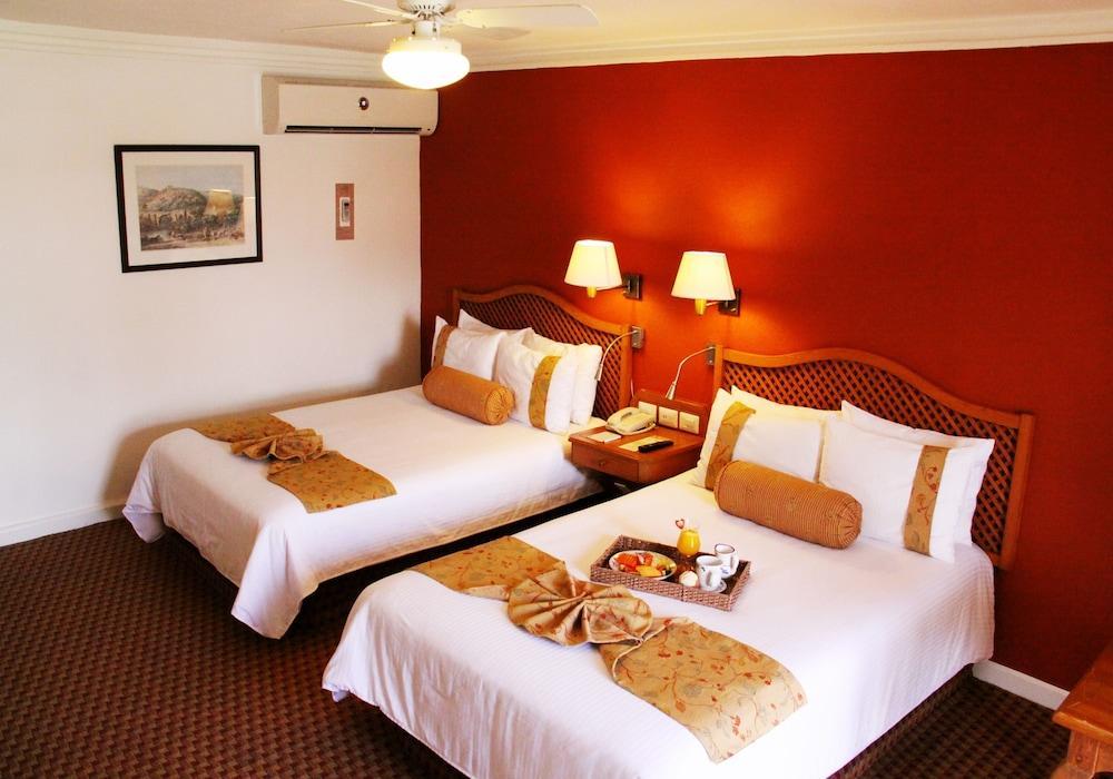 Mision Grand Juriquilla Hotel ภายนอก รูปภาพ